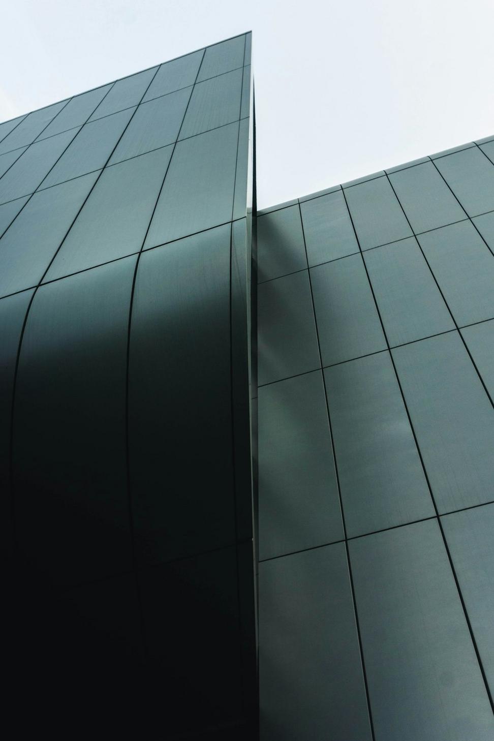 Glass facades in modern architecture